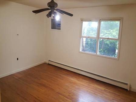 Foto principal - 61-40 Fresh Meadow Ln