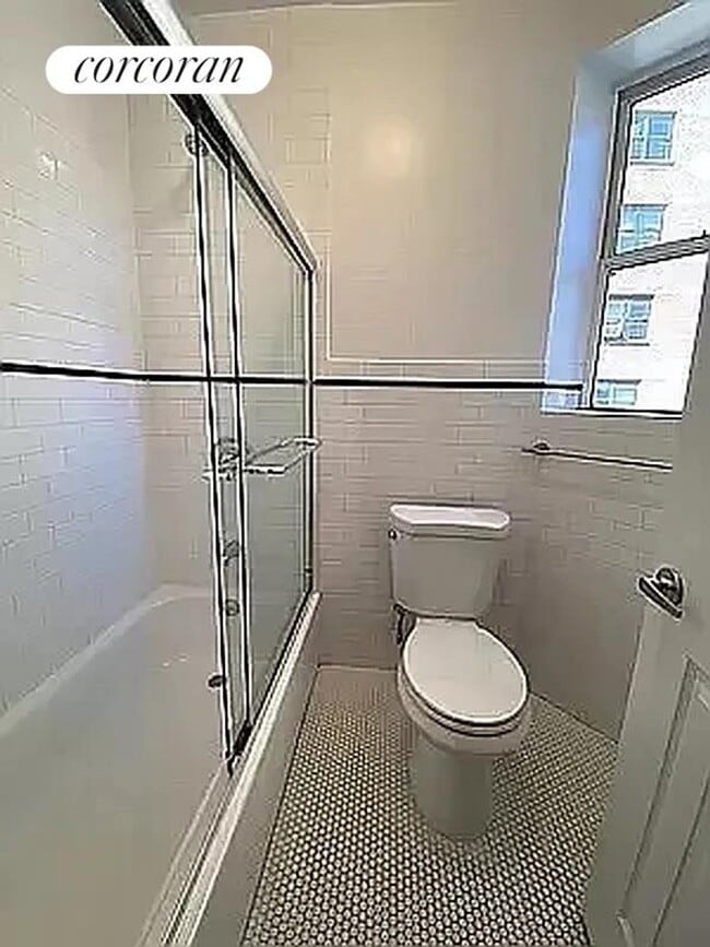 Building Photo - 235 E 27th St