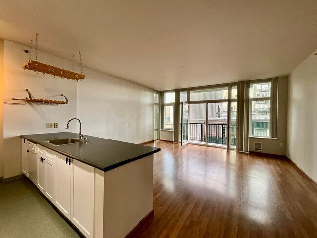 Foto del edificio - Move-In Special! Urban 1-Bedroom Apartment...