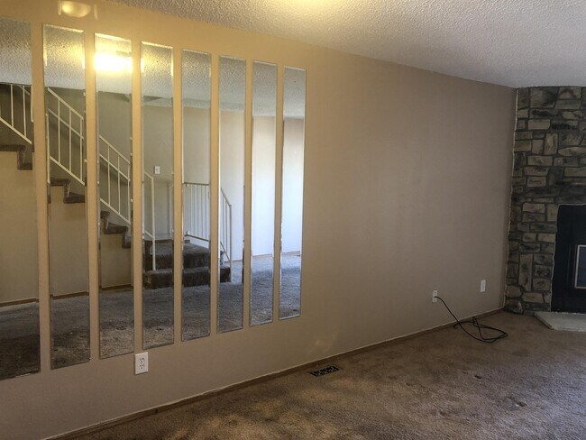 Foto del edificio - 15557 E Louisiana Ave