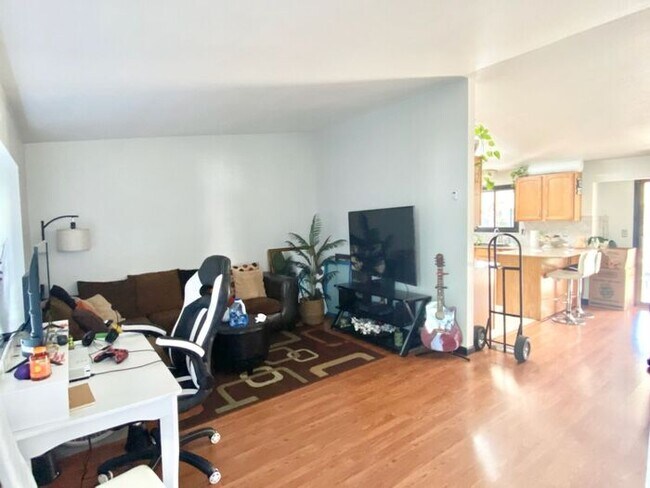 Building Photo - Beautiful Home on Large Corner Lot with 4 ...