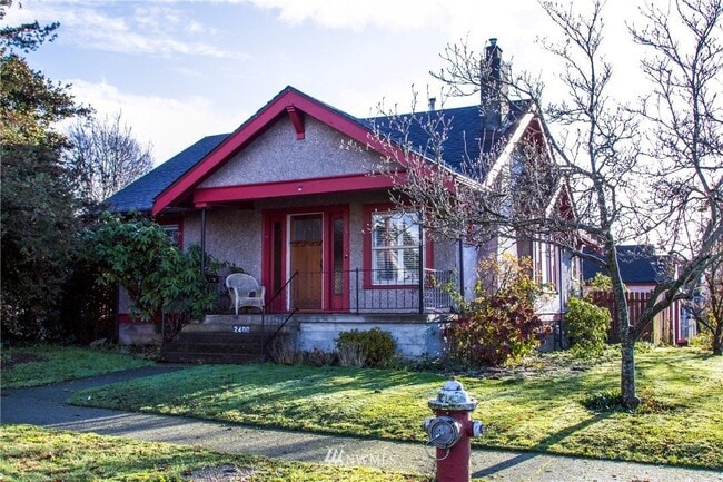 Building Photo - Walk to Schools, Downtown & Waterfront from Lettered Streets 5bd Home