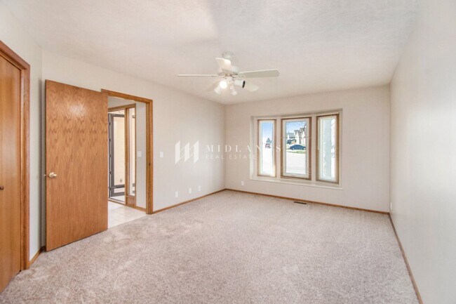 Foto del edificio - Castle Ridge 5 Bedroom Ranch