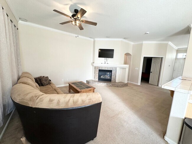 Building Photo - Fully Furnished