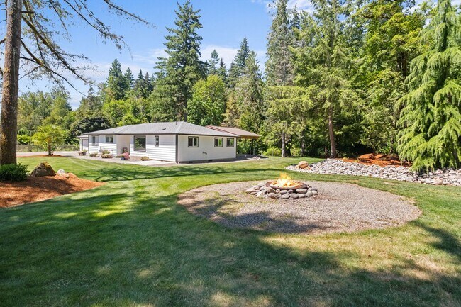 Building Photo - Rare Home on Creek Front Property!