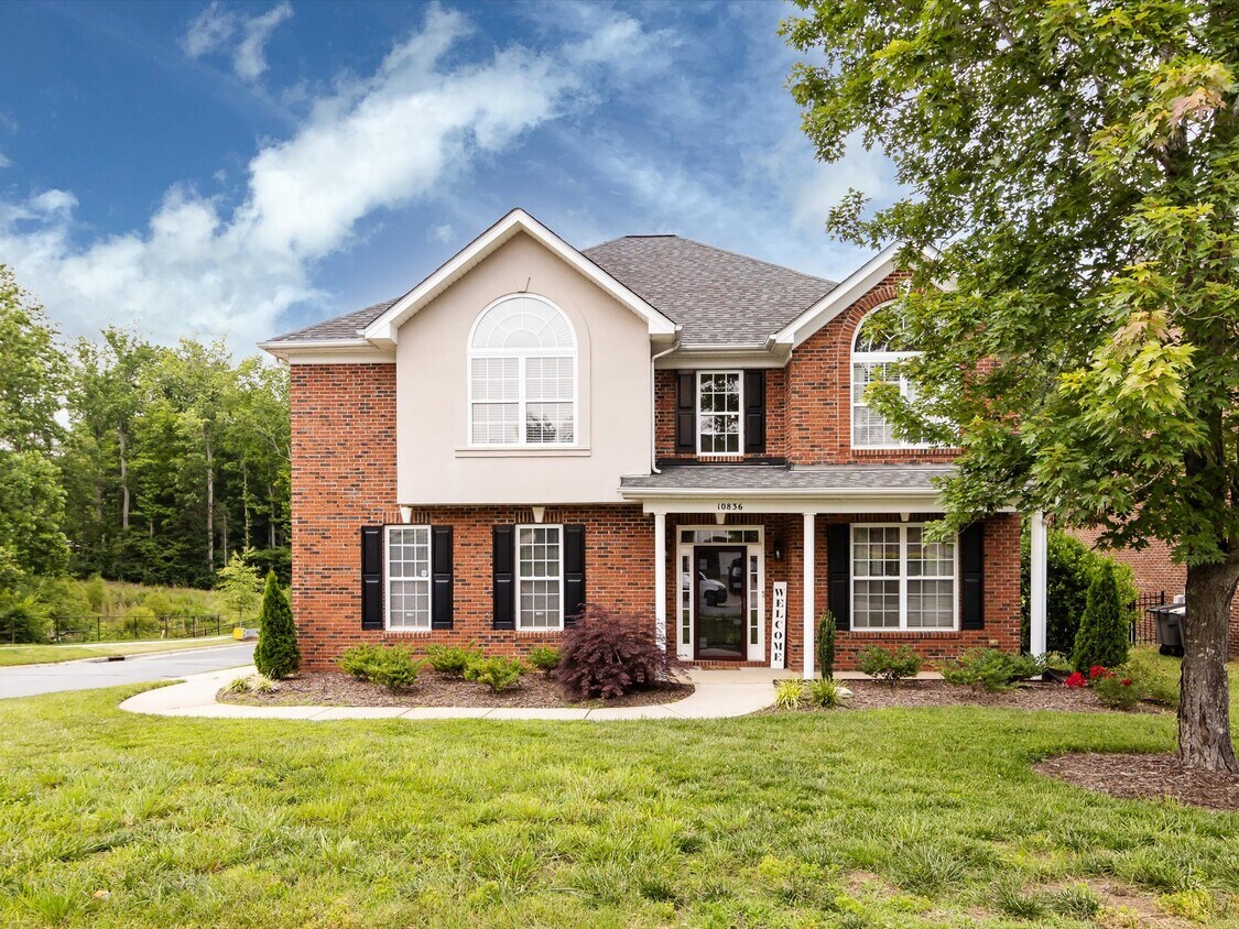 Foto principal - 10836 Clark Street