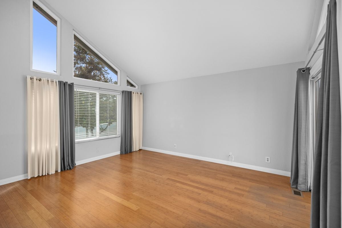 Building Photo - 25601 Paseo La Vista