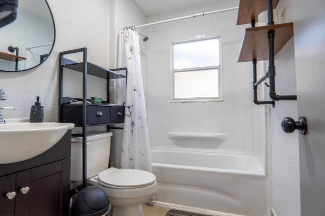 Photo - 2008 Page Ave Apartment