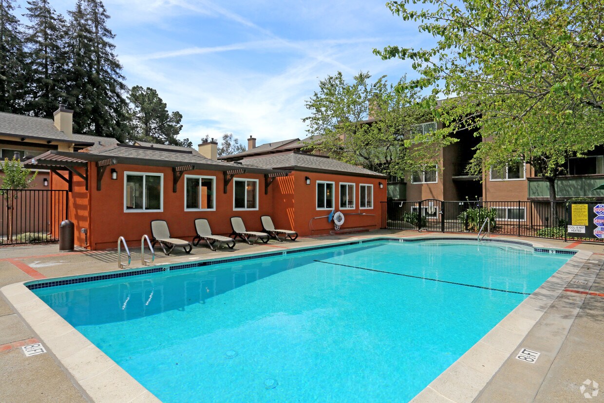 Whitman Green Apartments in Hayward, CA