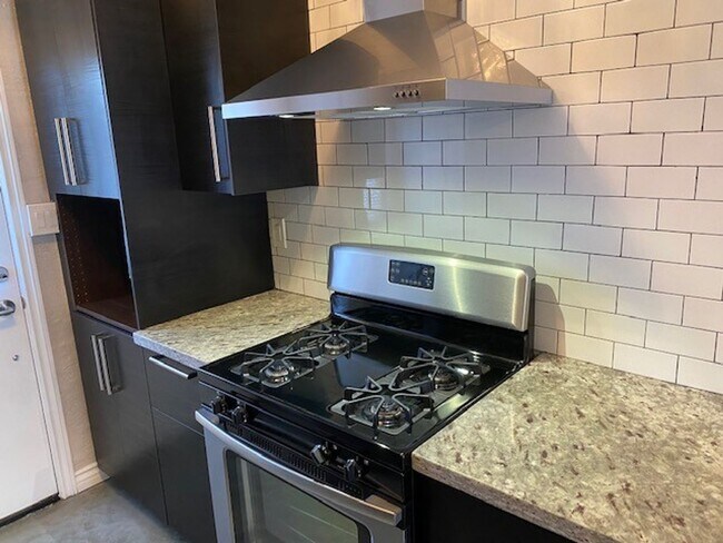 Building Photo - 3025 N 38th St