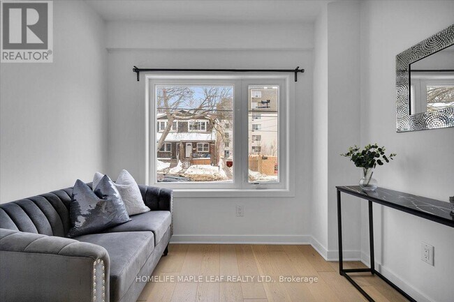 Building Photo - 386 Coxwell Ave