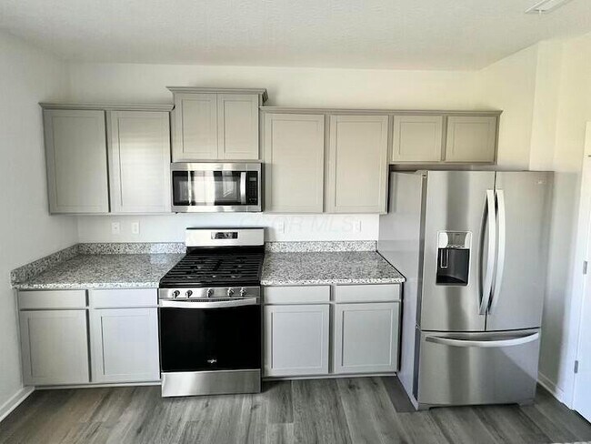 Building Photo - 418 Park Vista Dr