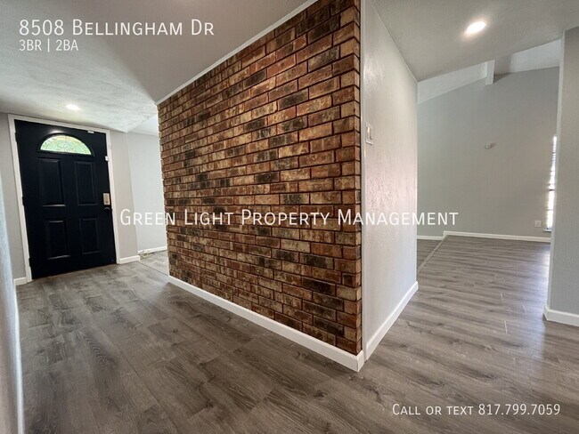 Foto del edificio - 8508 Bellingham Dr