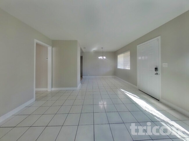 Foto del edificio - 684 Brown Ave