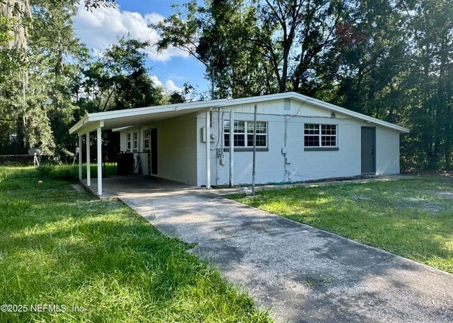 Building Photo - 7054 Red Robin Dr