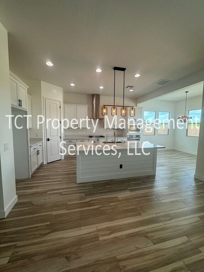 Foto del edificio - Gorgeous Gated Eastmark Home!