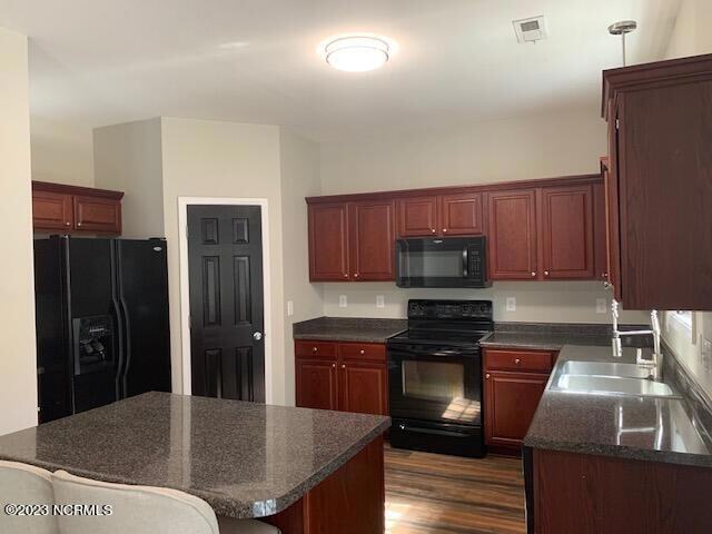 Foto del edificio - 862 Blue Bird Dr