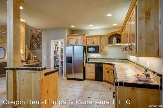 Building Photo - 4 br, 2.5 bath House - 1285 Mandy Ct SE