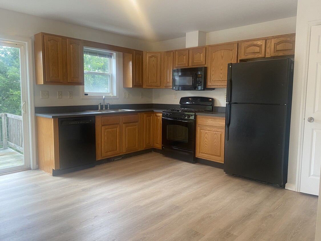 kitchen - 18 Sherburne Ave