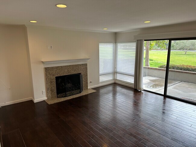 Building Photo - 42 Arboles