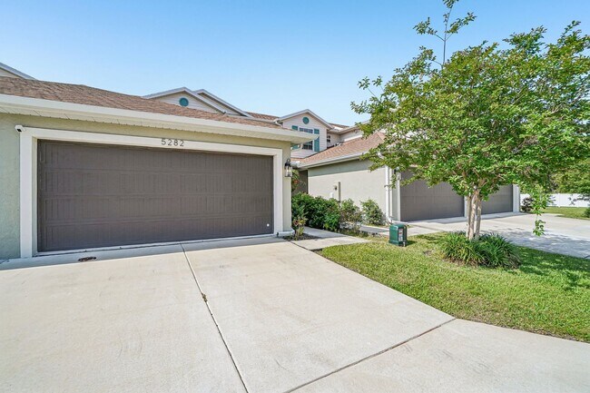 Foto del edificio - Heritage Oaks gated community 3/2.5/2 Townhome