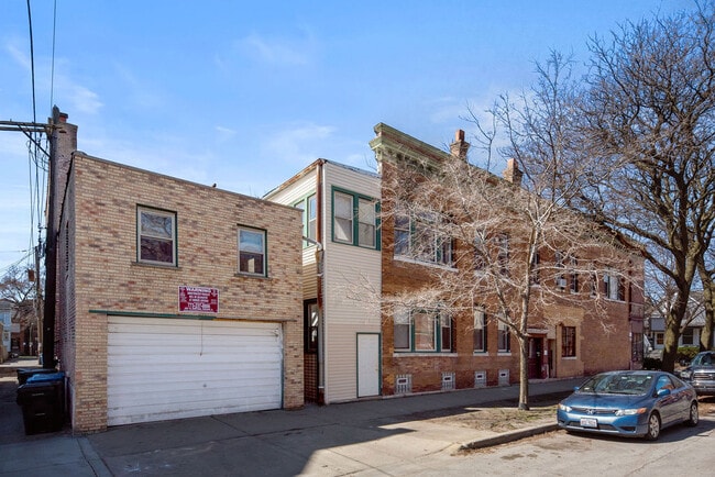 Building Photo - 3035 W George St