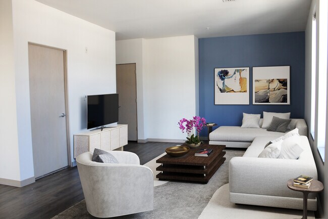 Espacio vital - 2500 Rimrock Lofts