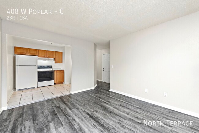 Building Photo - Freshly Upgraded 2BR in Olathe – Your Next...
