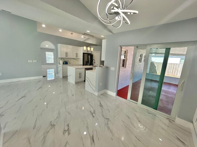 Foto del edificio - 3933 SW Kakopo St