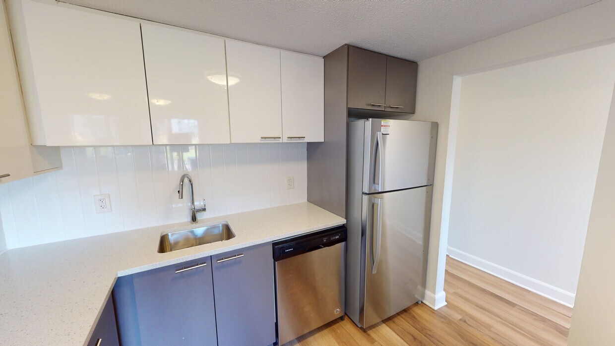 Britannia Beach Apartments 27682780 Rowatt St Ottawa, ON