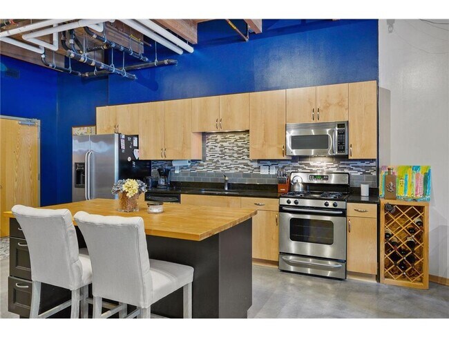 Building Photo - 404 N Washington Ave