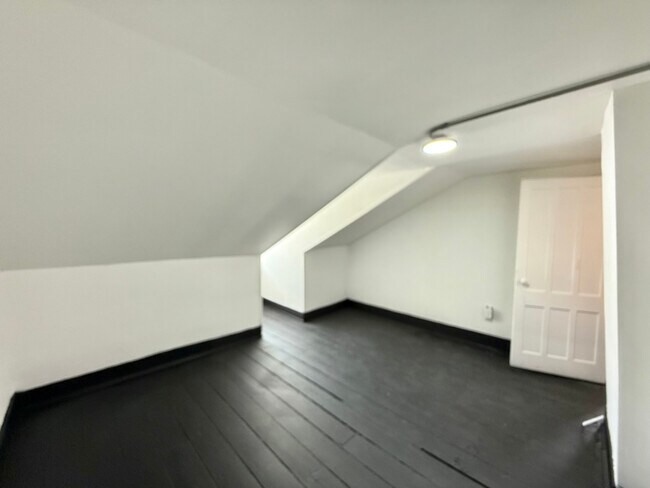 Foto del edificio - 37 Harmony St