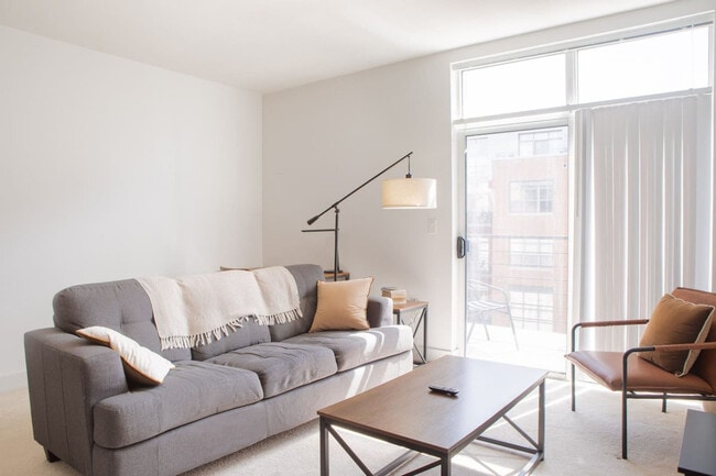 Building Photo - 132 N Jefferson St