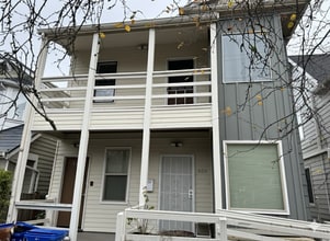 Building Photo - 506 20th Ave