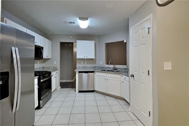 Foto del edificio - 1517 Galewood Cir NE