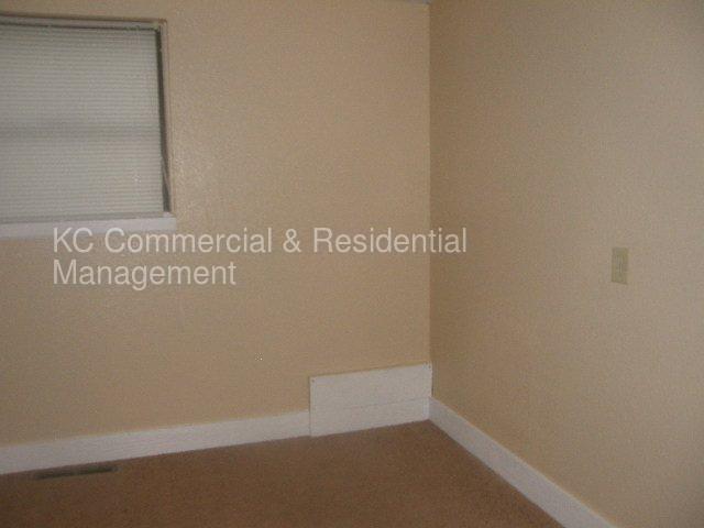 Building Photo - 5132 Skiles Ave