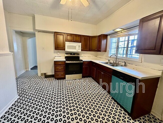 Photo - 3016 Mary St House