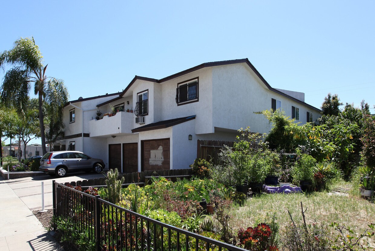 Building Photo - Orange Blossom Terrace