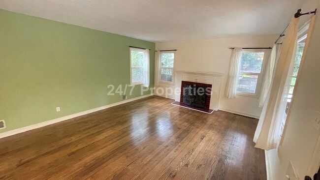 Building Photo - 2024-5815MF
