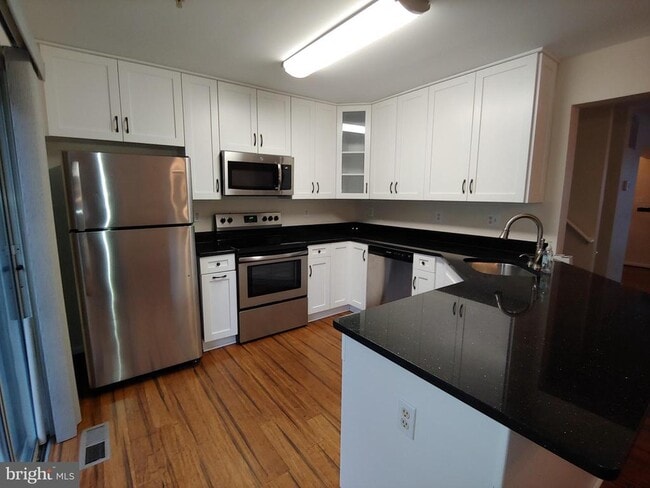Building Photo - 2660 Cedar Elm Dr