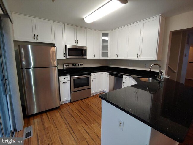Foto del edificio - 2660 Cedar Elm Dr