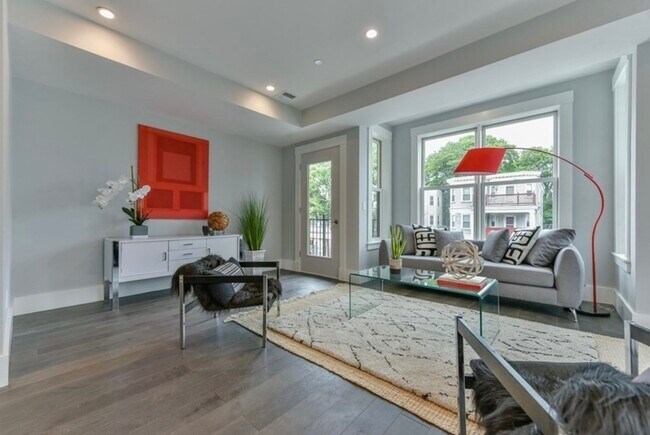 Foto del edificio - 125 Stoughton St