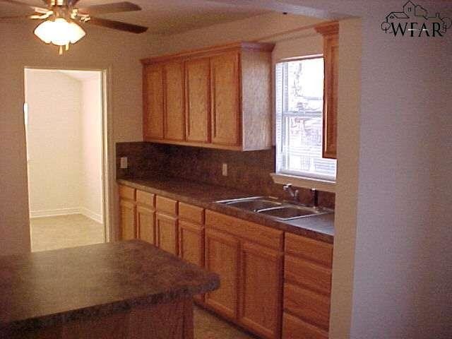 Foto del edificio - 502 Rosewood St