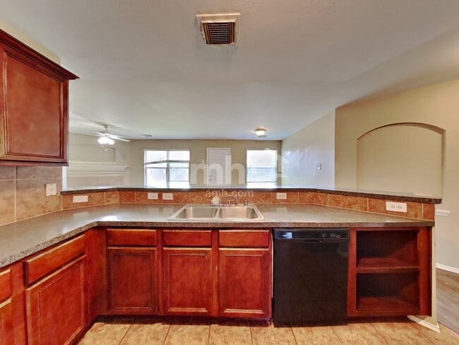 Building Photo - 631 Gateship Dr
