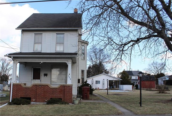 Building Photo - 3218 S 2nd St
