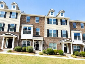 Building Photo - 6025 Kentworth Dr