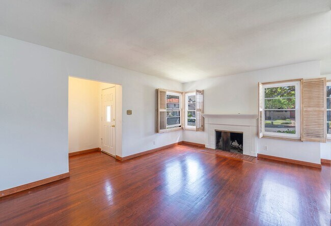 Building Photo - Cozy El Segundo Home Rental!