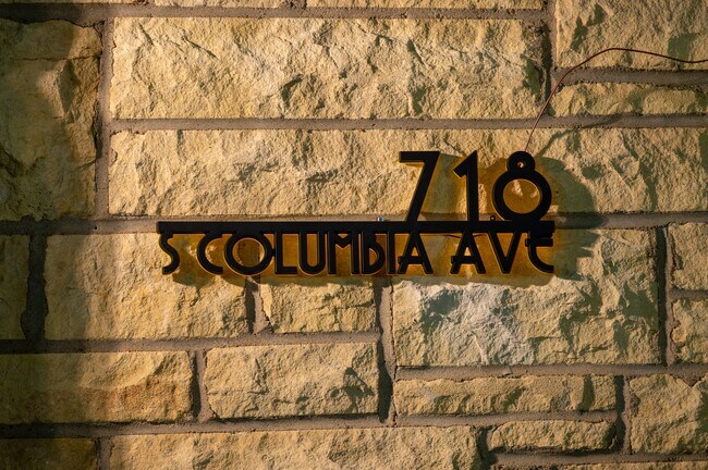Foto del edificio - 718 S Columbia Ave