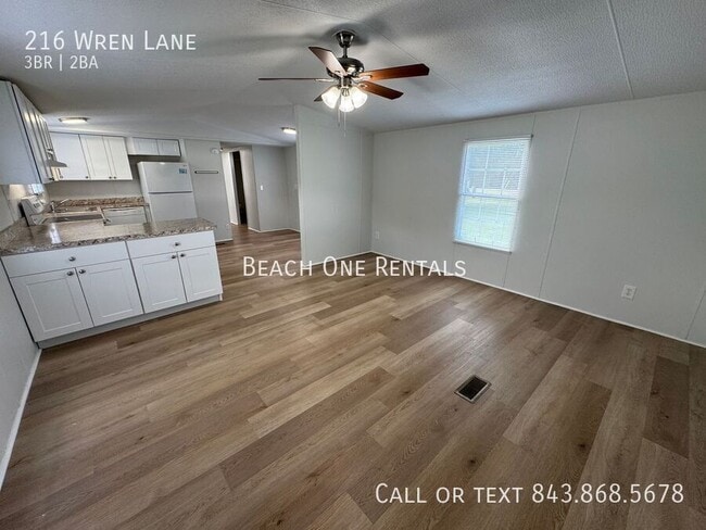 Building Photo - 216 Wren Ln