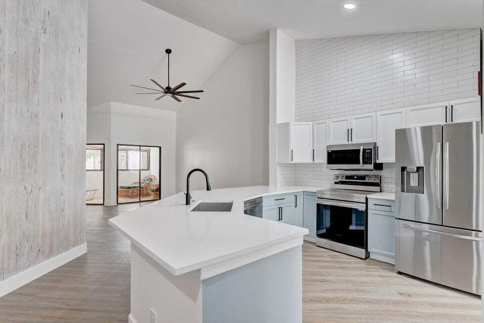 Primary Photo - 206 Sea Oats Dr